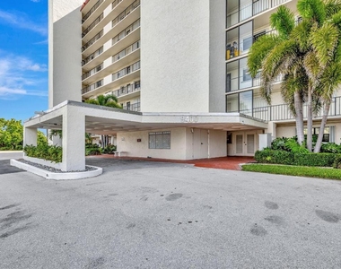 9400 S Ocean Drive - Photo Thumbnail 32