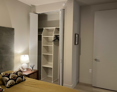 Luxury and personal space in FiDi! - Photo Thumbnail 9
