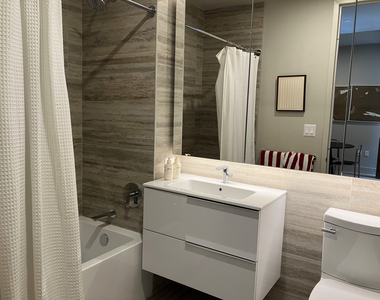 Luxury and personal space in FiDi! - Photo Thumbnail 4
