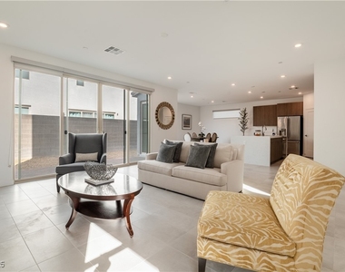 2526 Verdello Street - Photo Thumbnail 2