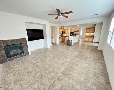 742 Canary Wharf Drive - Photo Thumbnail 12