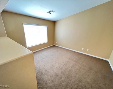 742 Canary Wharf Drive - Photo Thumbnail 34