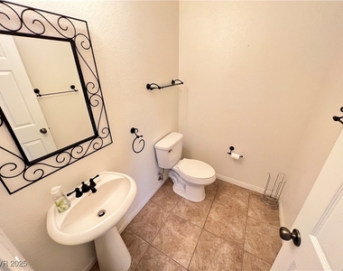 742 Canary Wharf Drive - Photo Thumbnail 9