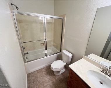 742 Canary Wharf Drive - Photo Thumbnail 8