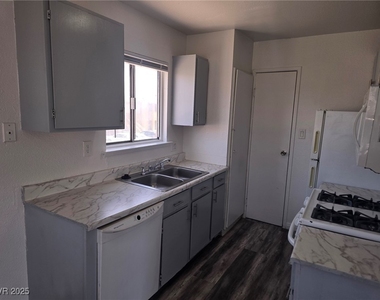 1724 Breckenwood Court - Photo Thumbnail 6