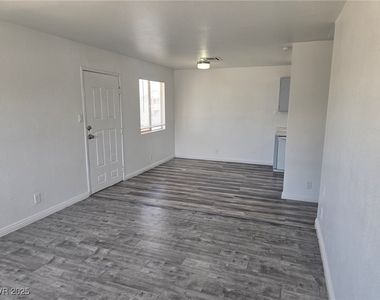 1724 Breckenwood Court - Photo Thumbnail 3