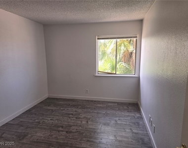 1724 Breckenwood Court - Photo Thumbnail 12
