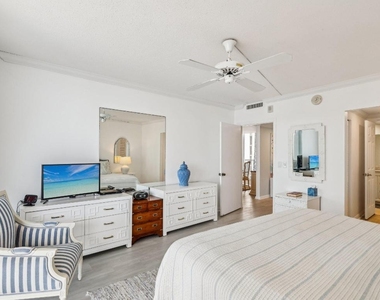 5400 N Ocean Drive E - Photo Thumbnail 15