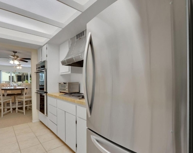 2051 Ne Ocean Boulevard - Photo Thumbnail 8