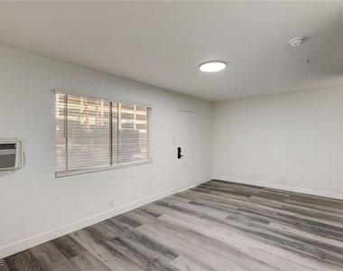 1922 Fairfield 1 Avenue - Photo Thumbnail 5