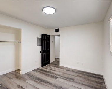 1922 Fairfield 1 Avenue - Photo Thumbnail 14