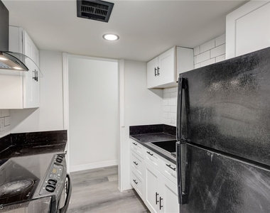 1922 Fairfield 1 Avenue - Photo Thumbnail 9