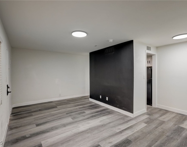 1922 Fairfield 1 Avenue - Photo Thumbnail 2