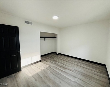 1922 Fairfield Avenue - Photo Thumbnail 12