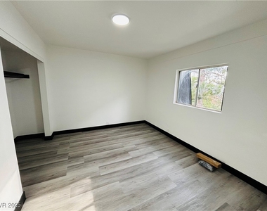 1922 Fairfield Avenue - Photo Thumbnail 11