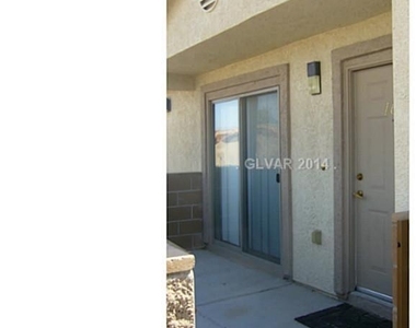 2050 N Los Feliz Street - Photo Thumbnail 5
