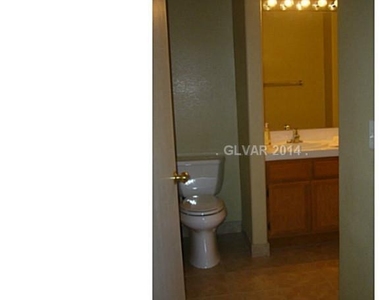 2050 N Los Feliz Street - Photo Thumbnail 21