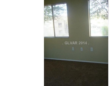 2050 N Los Feliz Street - Photo Thumbnail 28