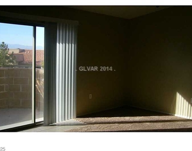 2050 N Los Feliz Street - Photo Thumbnail 26