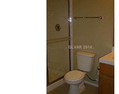 2050 N Los Feliz Street - Photo Thumbnail 13