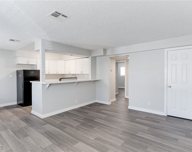 5001 Obannon Drive - Photo Thumbnail 7