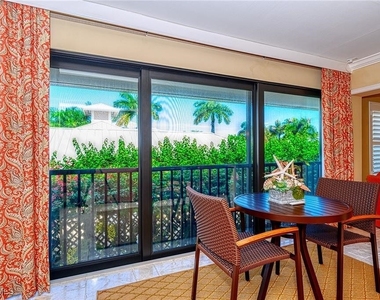 285 5th Avenue S - Photo Thumbnail 16