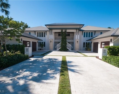 285 5th Avenue S - Photo Thumbnail 1