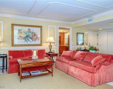 285 5th Avenue S - Photo Thumbnail 13