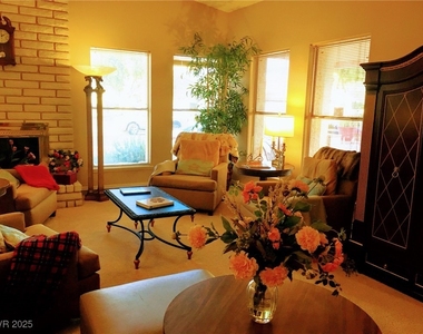 5315 Winston Drive - Photo Thumbnail 10