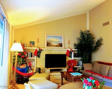 5315 Winston Drive - Photo Thumbnail 8