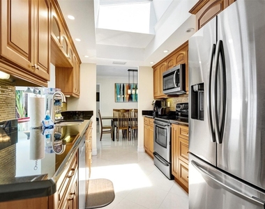 2051 Coral Reef Drive - Photo Thumbnail 11
