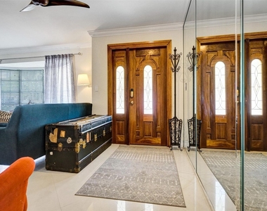 2051 Coral Reef Drive - Photo Thumbnail 5