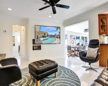 2051 Coral Reef Drive - Photo Thumbnail 16