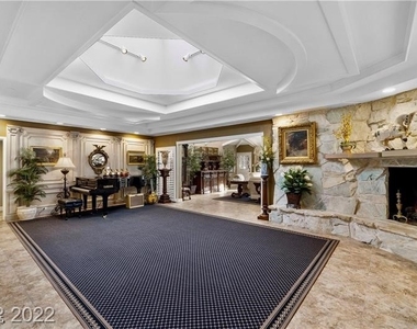2801 Pinto Lane - Photo Thumbnail 2