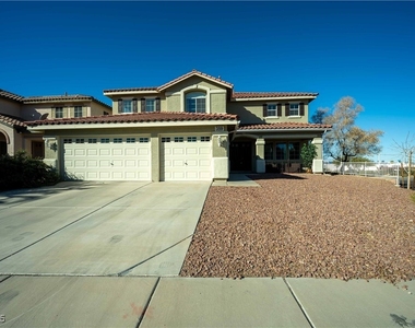 359 Hoskins Court - Photo Thumbnail 3
