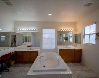 359 Hoskins Court - Photo Thumbnail 43