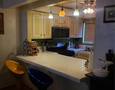 4032 Village Square - Photo Thumbnail 22