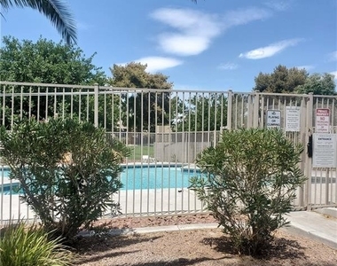 4032 Village Square - Photo Thumbnail 12