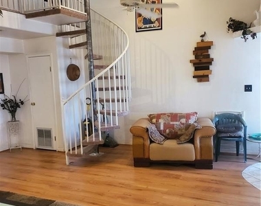 4032 Village Square - Photo Thumbnail 18