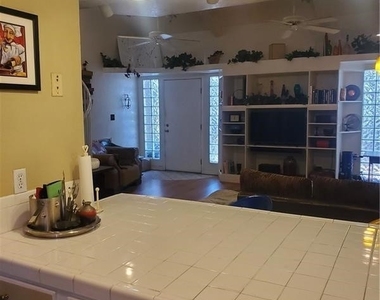 4032 Village Square - Photo Thumbnail 21