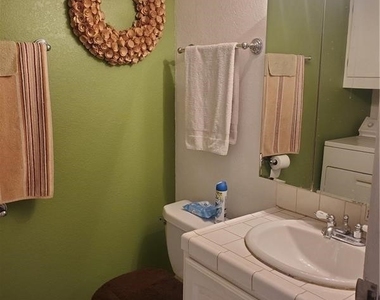 4032 Village Square - Photo Thumbnail 25
