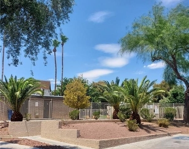 4032 Village Square - Photo Thumbnail 11