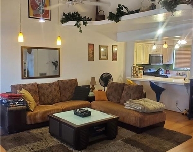 4032 Village Square - Photo Thumbnail 16