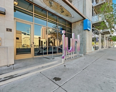 353 E Bonneville Avenue - Photo Thumbnail 27