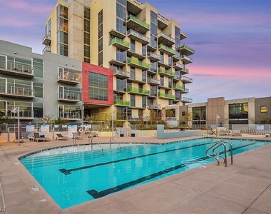 353 E Bonneville Avenue - Photo Thumbnail 2