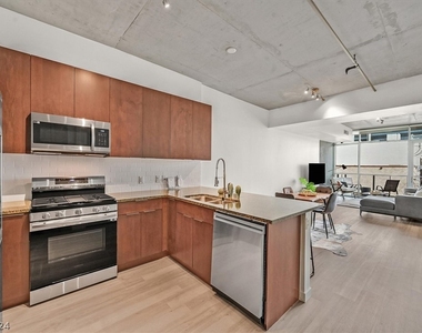 353 E Bonneville Avenue - Photo Thumbnail 5