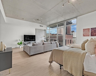 353 E Bonneville Avenue - Photo Thumbnail 14