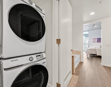 353 E Bonneville Avenue - Photo Thumbnail 20