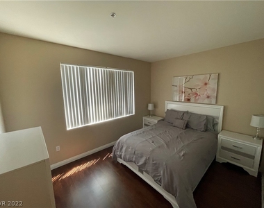 2900 Sunridge Heights Parkway - Photo Thumbnail 8