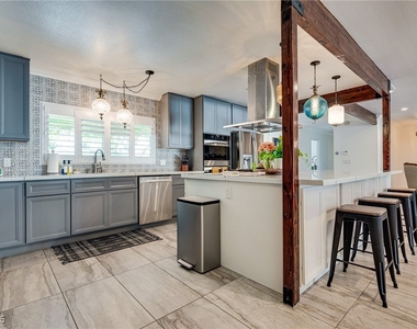 1321 S 7th Street - Photo Thumbnail 13